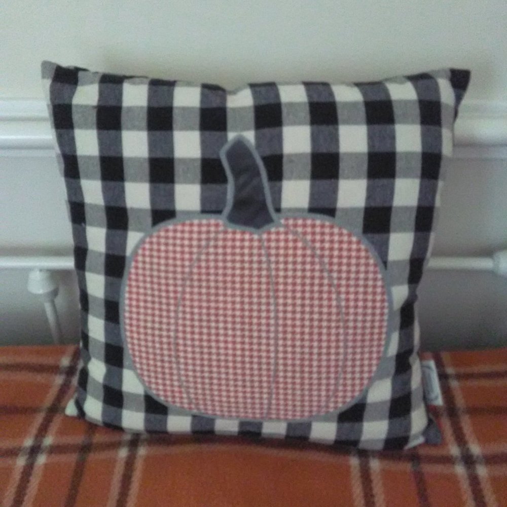 New DECORATIVE PUMPKIN PILLOW